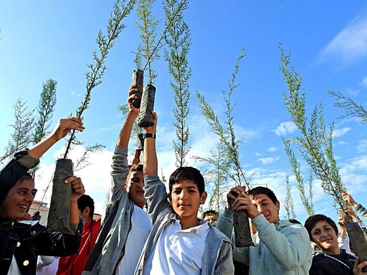 Çeşme ve Urla’da fidanlar toprakla buluştu G2