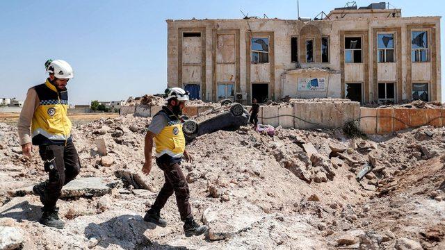 Beyaz Baretliler'in en önemli projelerinin başında Suriye'deki yardım faaliyetleri geliyor.