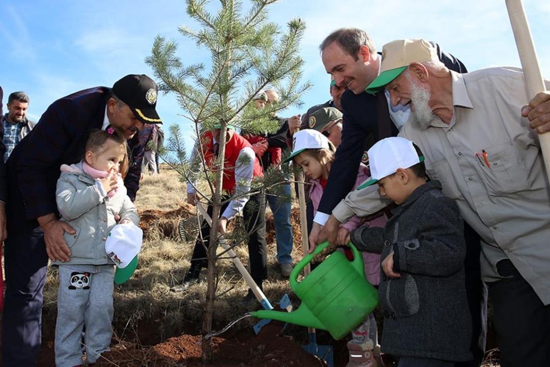 &ldquo;Geleceğe Nefes&rdquo; i&ccedil;in Bayburt&rsquo;ta fidanlar dikildi