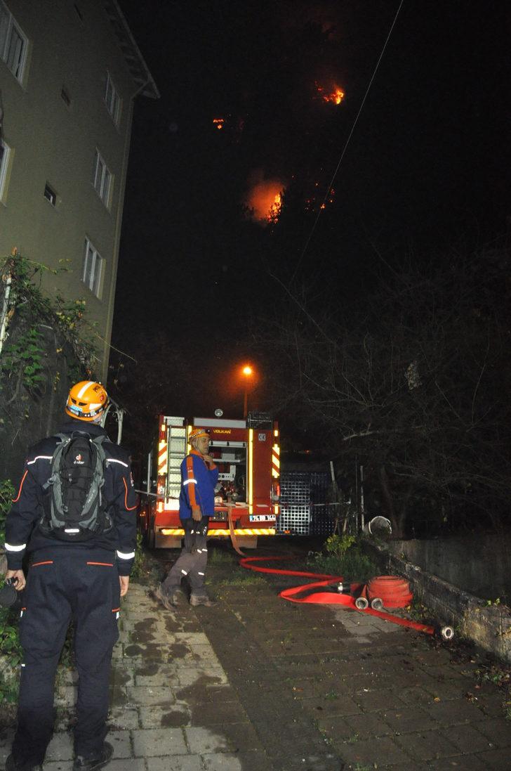 Bartın’da orman yangını, 7 ev boşaltıldı G3