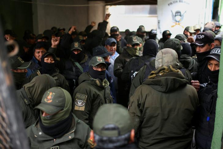 Evo Morales'in istifasının ardından Bolivya'da sokak gösterileri yapılıyor G1