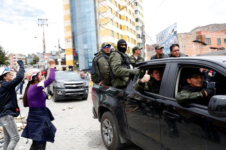 Evo Morales'in istifasının ardından Bolivya'da sokak gösterileri yapılıyor G3