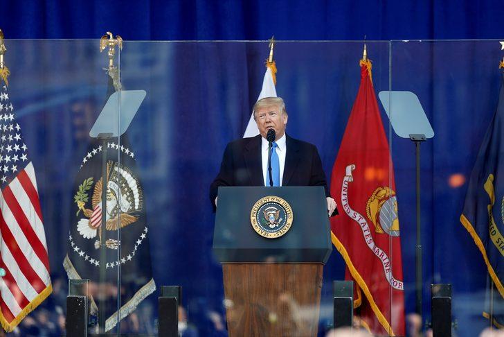 Dikkat çeken görüntü! Kurşun geçirmez camın arkasında konuştu G3