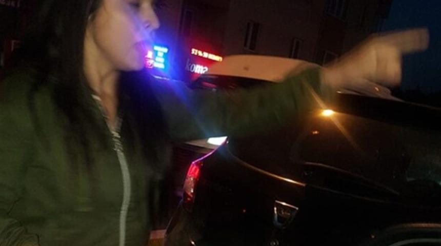 Çekmeköy'de iki kadın sürücü birbirine girdi! Saç saça baş başa kavga!