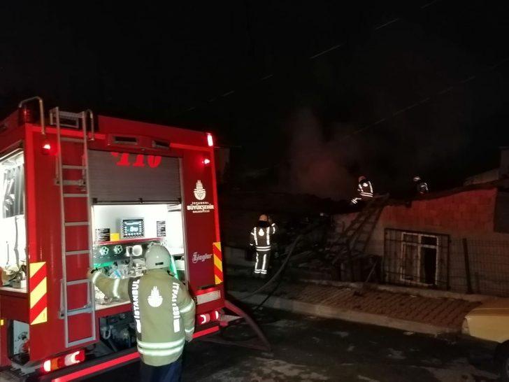 İstanbul'da gecekondu yangını itfaiyeyi seferber etti G2