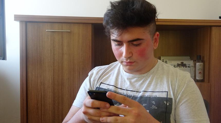 Lise öğrencisi, Apple'ın açığını buldu, aldığı ödül şaşırttı