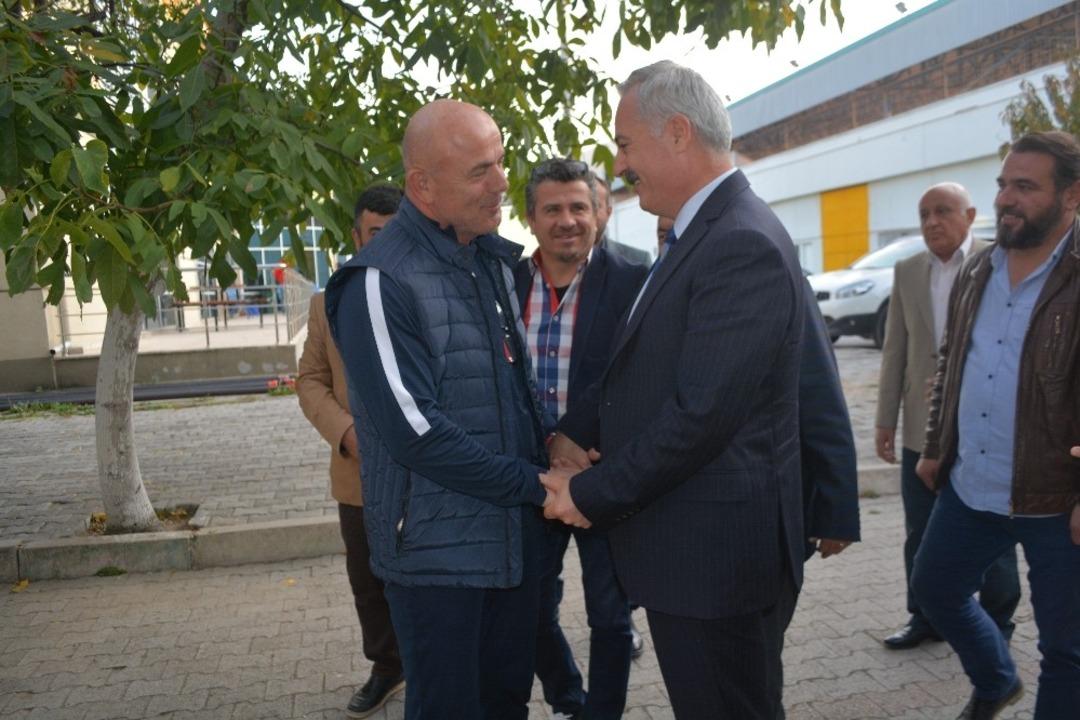 Vali Seymenoğlu: "Isparta 32 Spor, 2 haftadır &ccedil;ıkışa ge&ccedil;ti, inşallah devamı gelir"