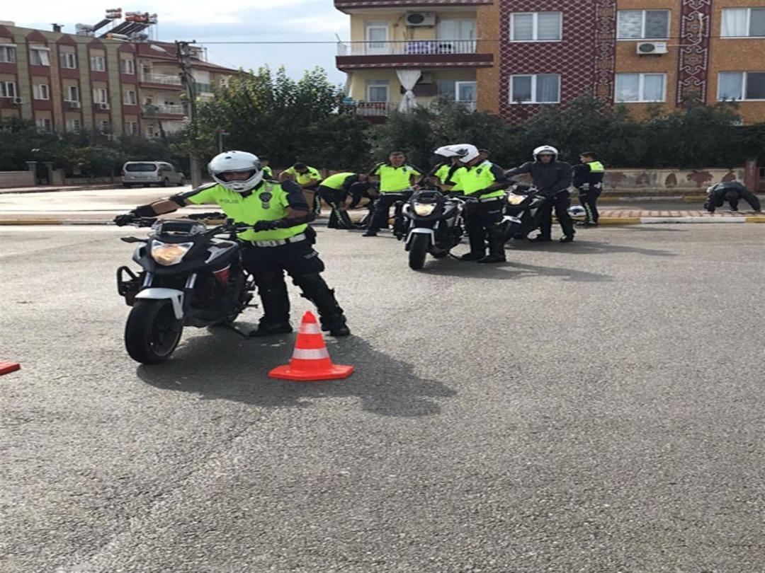 Motosikletli Trafik Polis Timlerine s&uuml;r&uuml;ş teknikleri eğitimi verildi