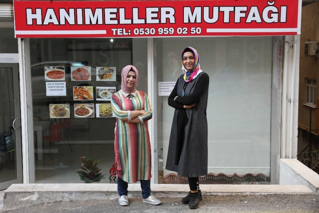 Krize inat iş yeri a&ccedil;an girişimci kadınlar, siparişlere yetişemiyor