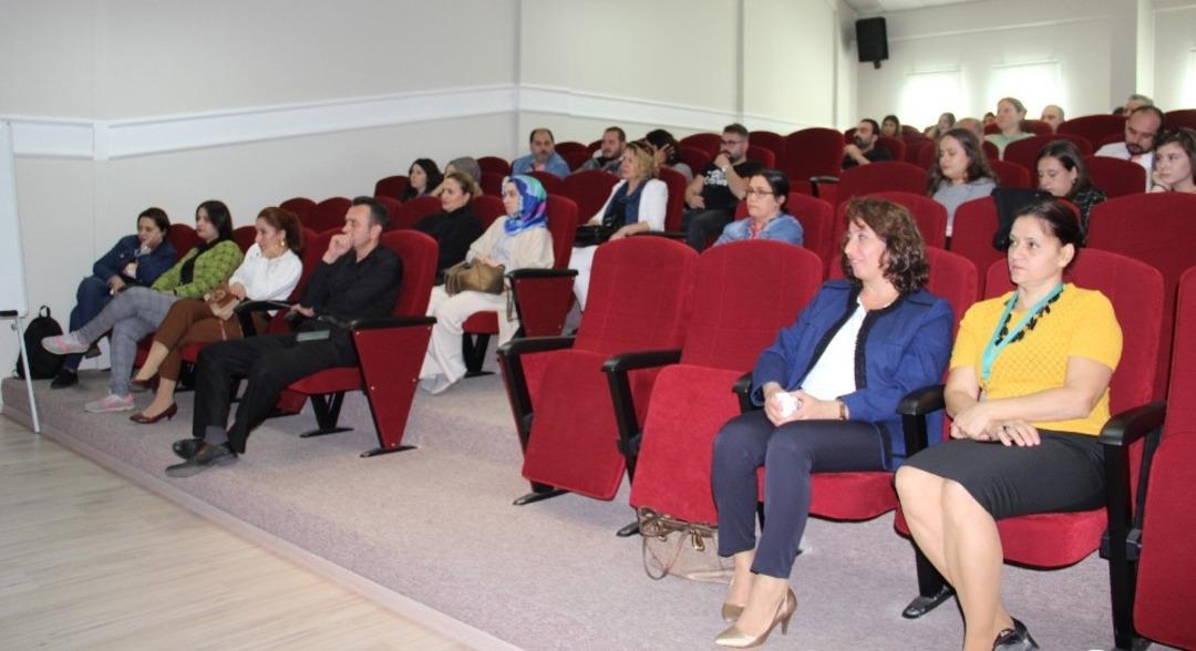 Aydın&rsquo;da eczacı teknisyenlerine &lsquo;İla&ccedil;ta Bağımlılıkla M&uuml;cadele&rsquo; semineri