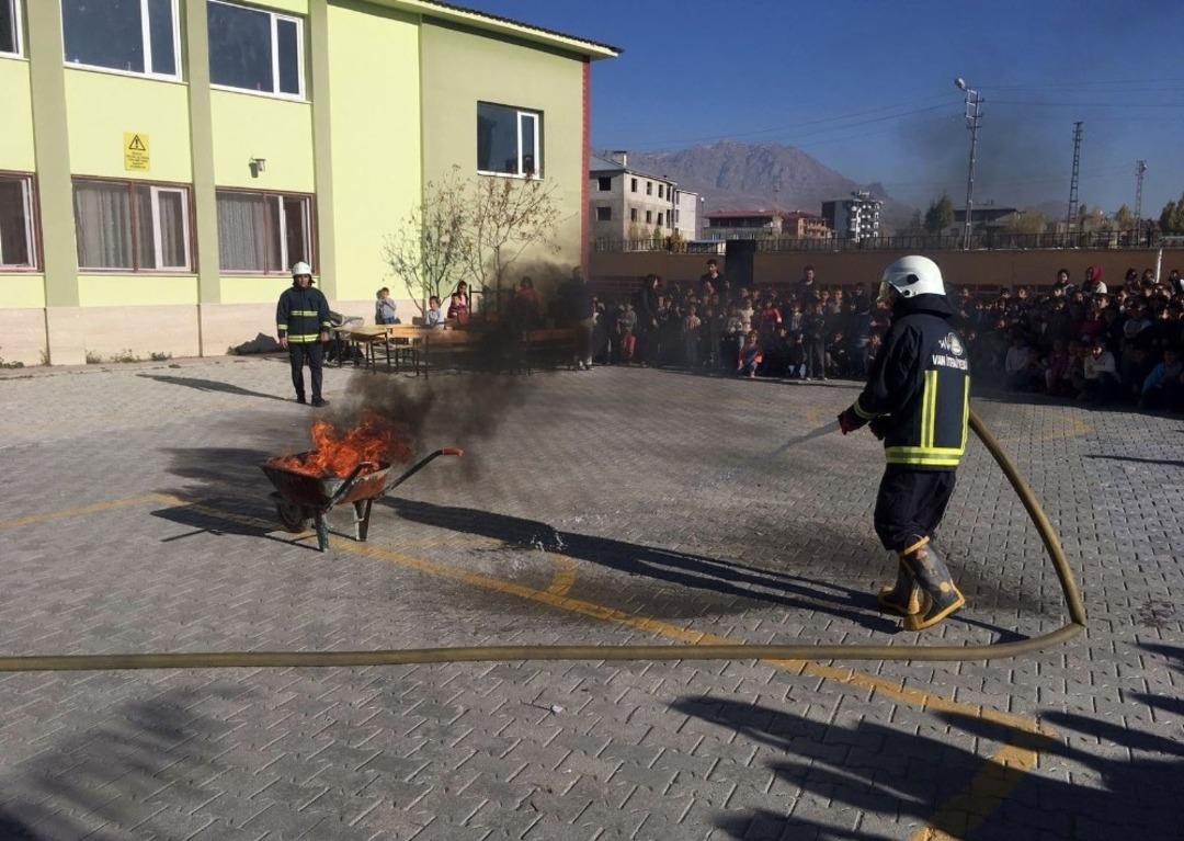 Van&rsquo;da yangın ve deprem tatbikatı