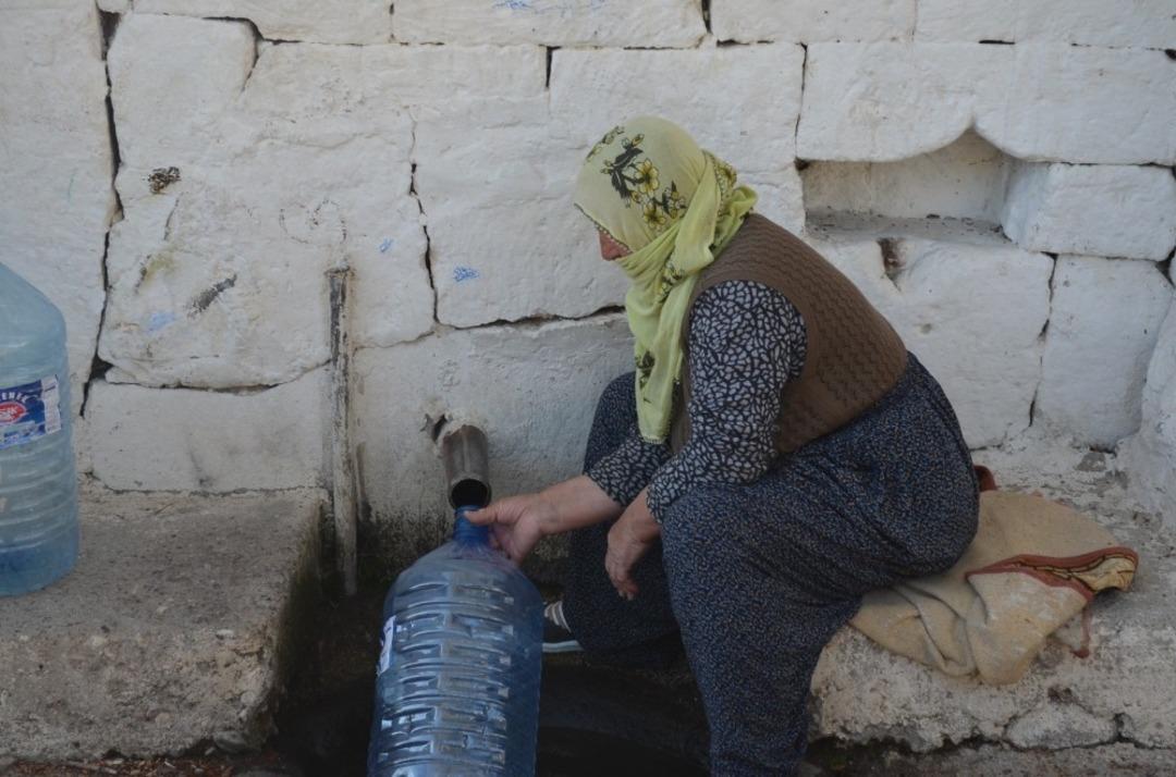 200 yıldır akan &ccedil;eşme halen k&ouml;yl&uuml;ler tarafından kullanılıyor
