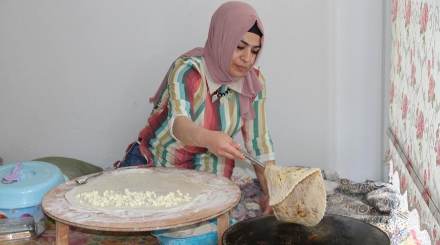 Krize inat iş yeri a&ccedil;an girişimci kadınlar, siparişlere yetişemiyor