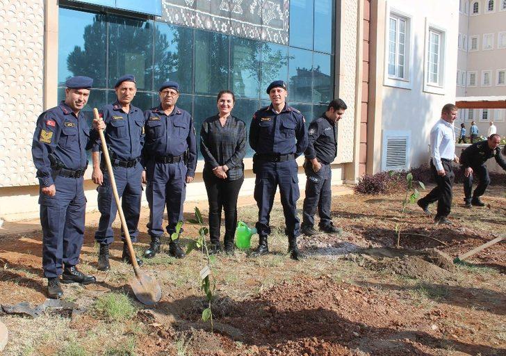 Döşemealtı’nda 1961 fidan toprakla buluştu G3