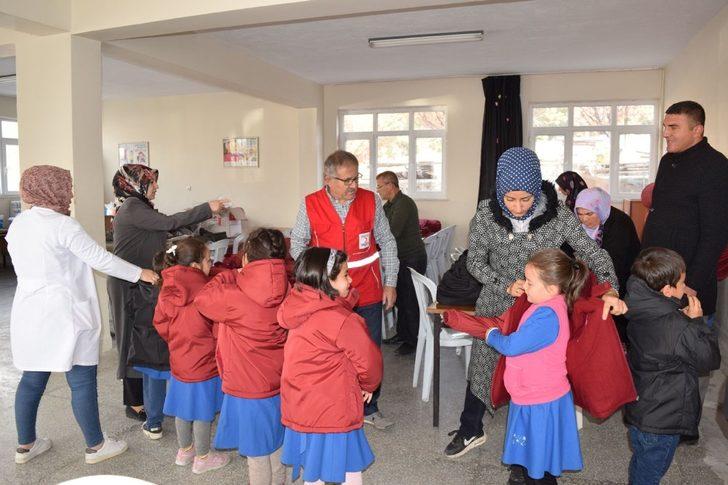 Pazarlar’da 130 öğrenciye mont yardımı G2