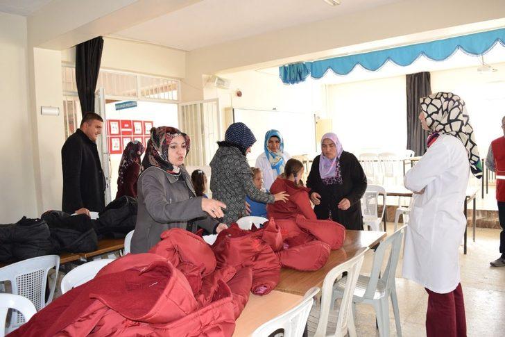 Pazarlar’da 130 öğrenciye mont yardımı G5