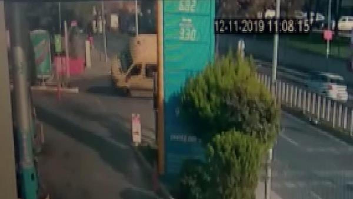 Bağcılar&rsquo;da feci kaza! &Ccedil;ok sayıda yaralı var