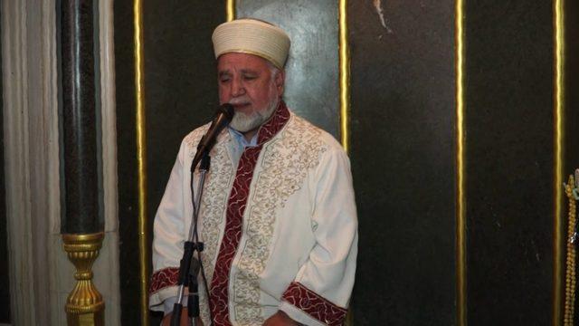 Mescid-i Aksa’da imamlık yapan Abdülkerim Zorba Sakarya’da namaz kıldırdı