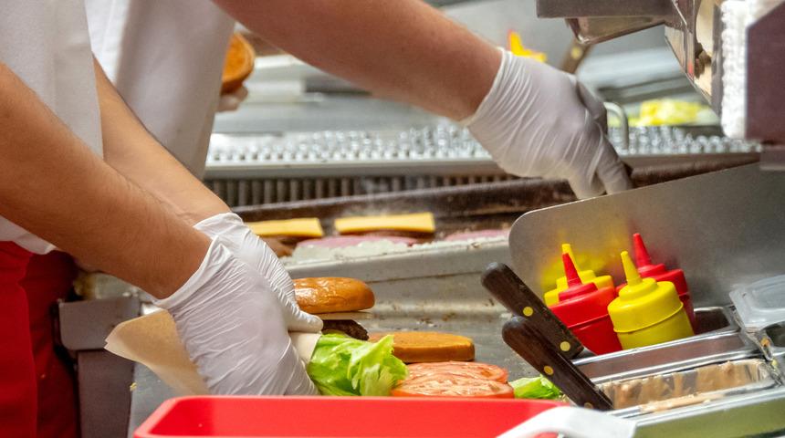 Şefler, restoranların ve kafelerin karanlık sırlarını paylaşıyor