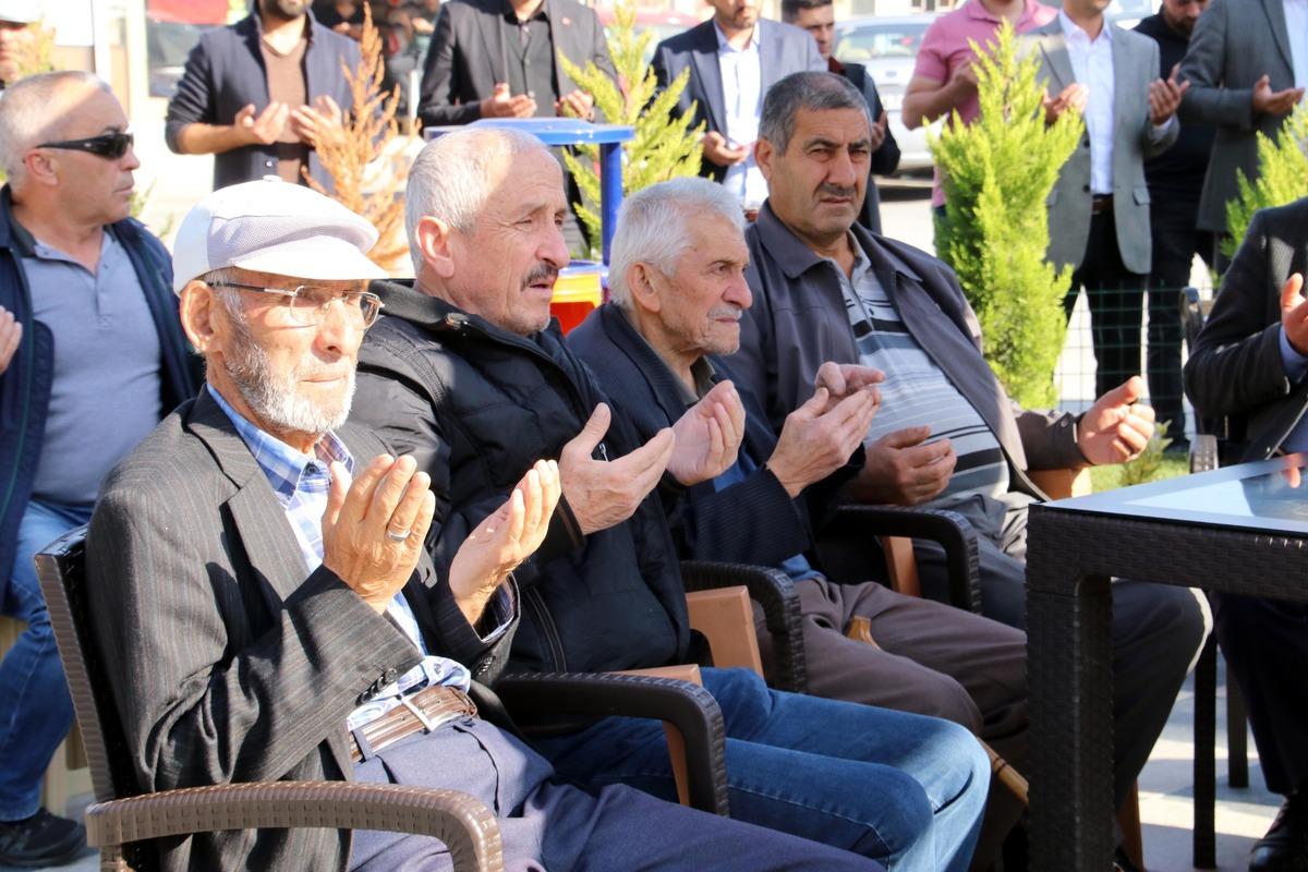 Kaynaşlı'da depremde yaşamını yitirenler dualarla anıldı