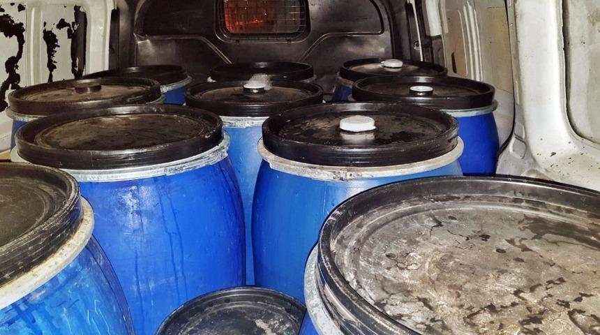 Yılbaşı öncesi 12 varil kaçak içki ele geçirildi