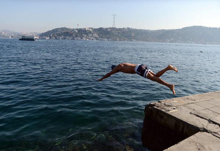 İstanbul Boğazı'nda şaşırtan görüntü! Kasım ayında... G3
