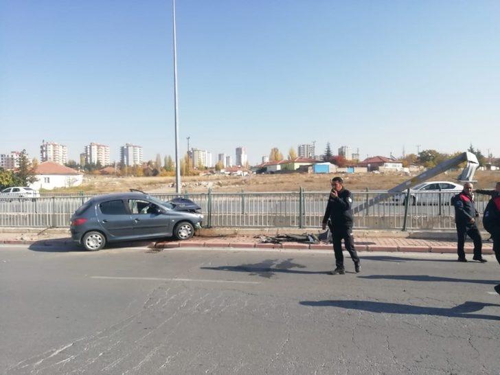 Kontrolünü kaybeden sürücünün kullandığı araç kanala uçmaktan son anda kurtuldu G3