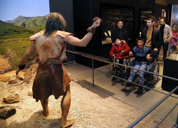 Engelli çocuklar Urartu Müzesi’ni gezdi G2