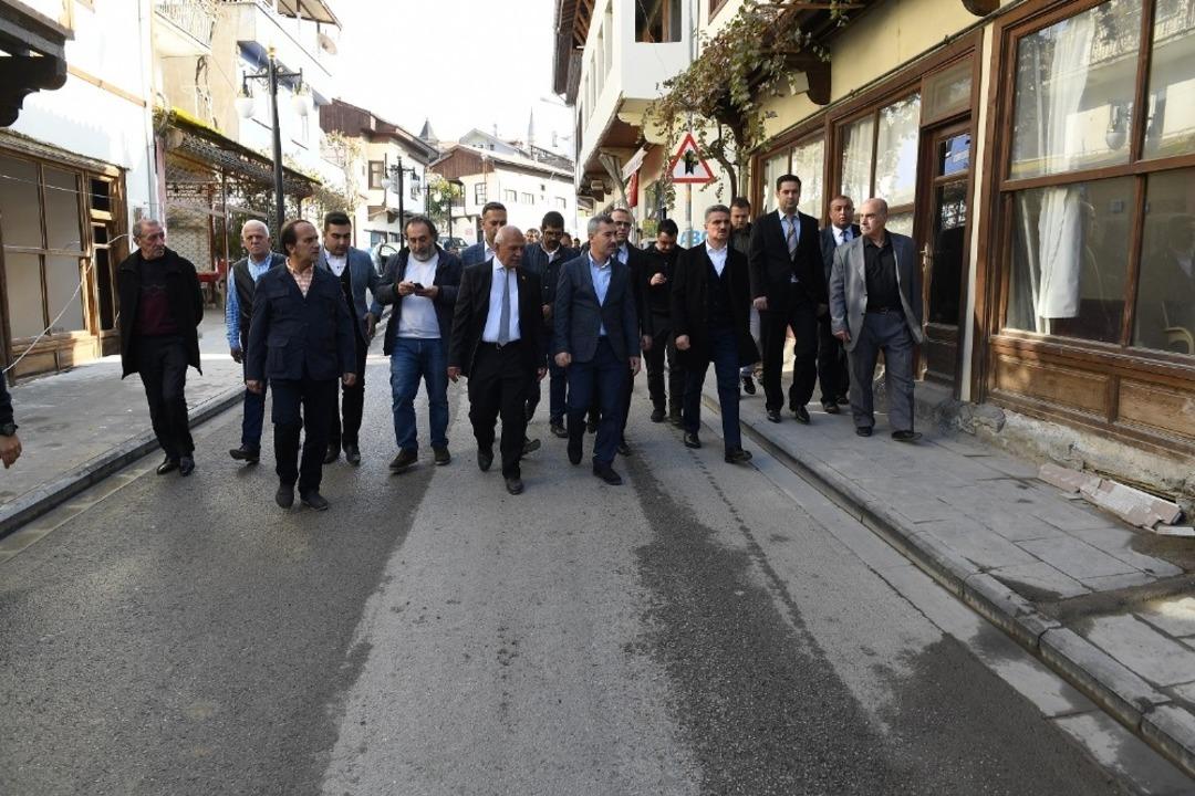 Yeşilyurt&rsquo;ta tarihi eserlere sahip &ccedil;ıkılıyor