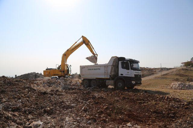 Toroslar’da yeni yol çalışmaları sürüyor