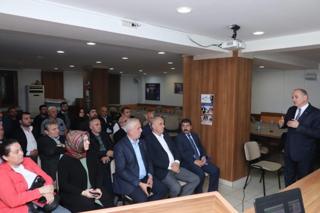 Başkan &Ouml;zl&uuml; teşkilatı ile bir araya geldi