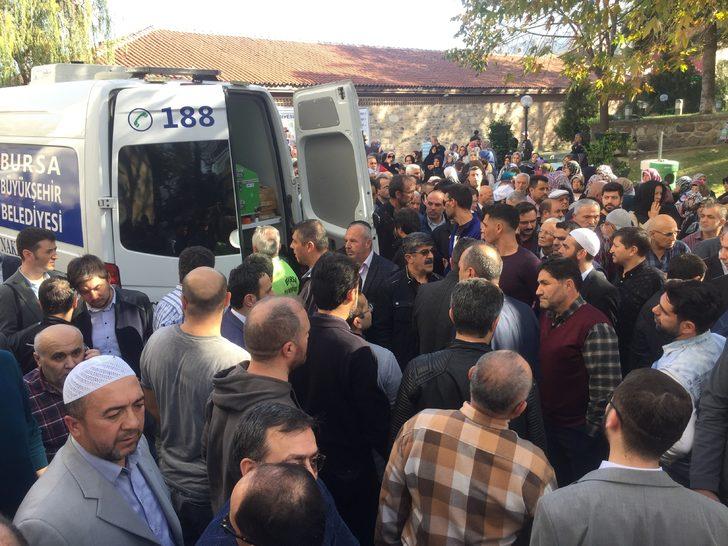 İmamın en zor anları! Oğlu ve torununun cenaze namazını gözyaşlarıyla kıldırdı G1