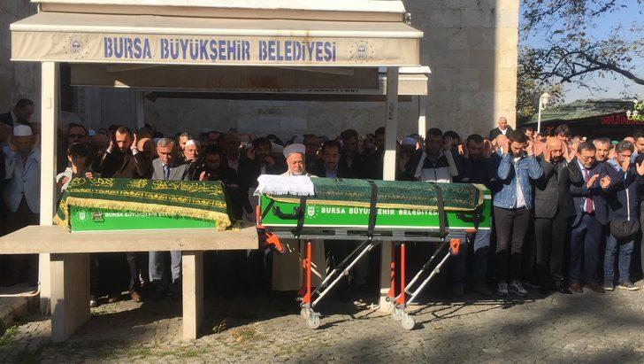 İmamın en zor anları! Oğlu ve torununun cenaze namazını gözyaşlarıyla kıldırdı G3