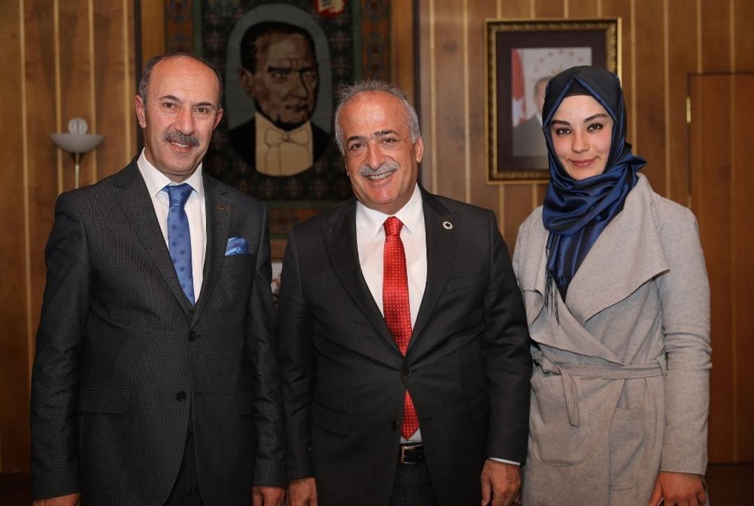 Atat&uuml;rk &Uuml;niversitesi iki protokole birden imza attı