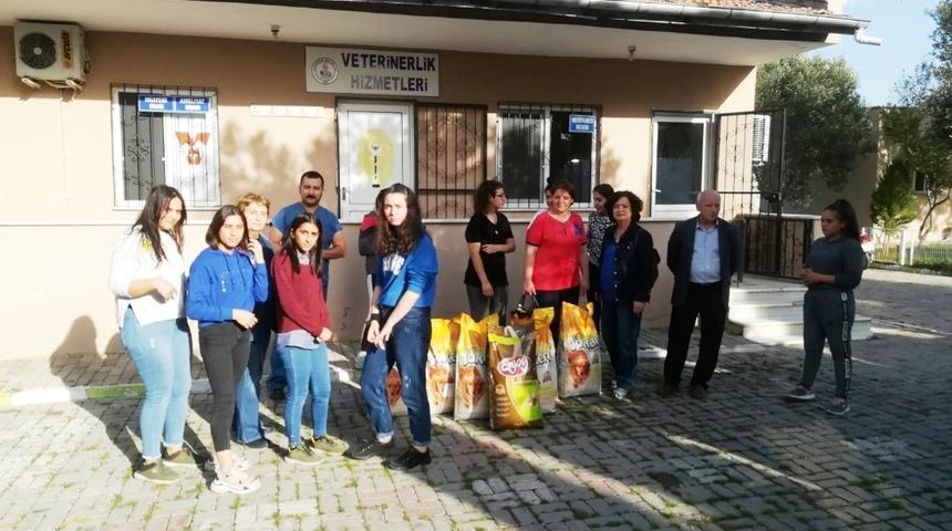 Hayvan barınağında unutulmaz g&uuml;n ge&ccedil;irdiler.