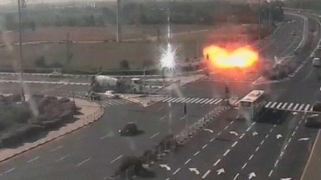 Atılan roket otoyola isabet etti!