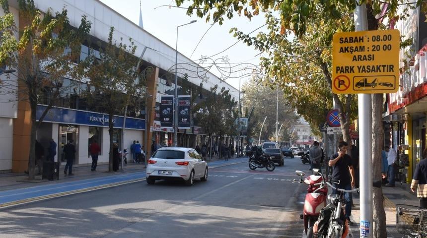 İstanbul Caddesinde park yasağı başladı