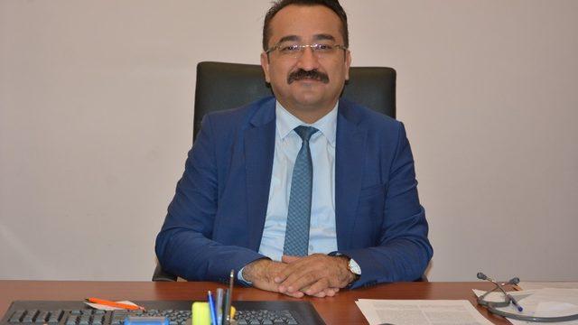 Çiğnediği karanfil akciğerine kaçınca ölümden döndü