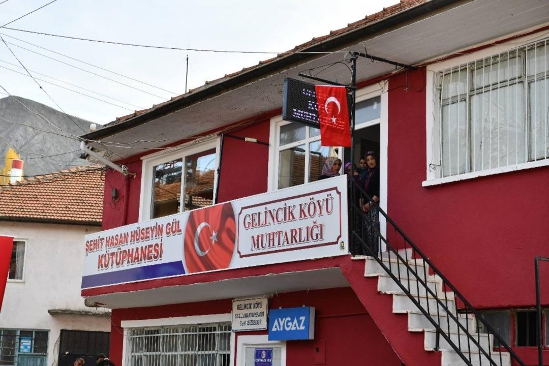 Şehit Hasan H&uuml;seyin G&uuml;l&rsquo;&uuml;n ismi k&ouml;y&uuml;ndeki k&uuml;t&uuml;phanede yaşatılacak