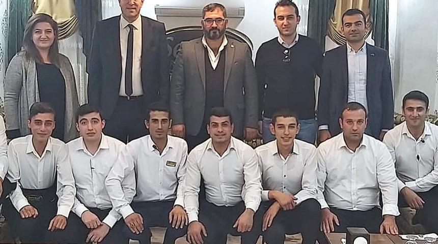 HR&Uuml; hizmet sekt&ouml;r&uuml;ne y&ouml;n veriyor