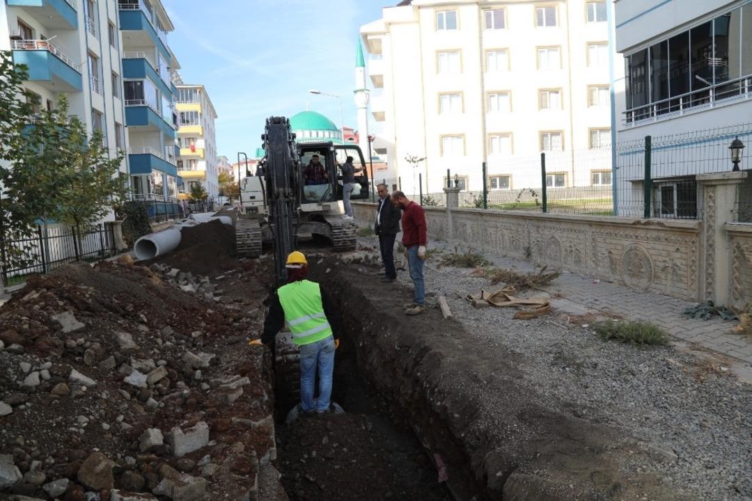 Bing&ouml;l&rsquo;de sel baskınlarını &ouml;nlemek i&ccedil;in drenaj hattı oluşturuluyor