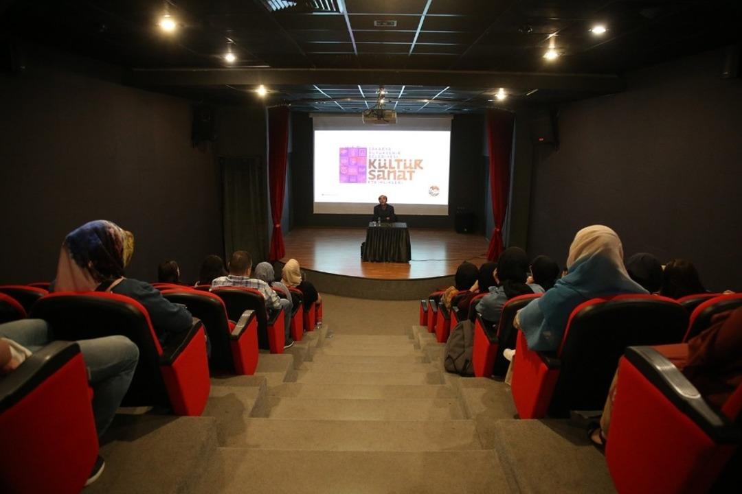 B&uuml;y&uuml;kşehir Akademi&rsquo;de dersler s&uuml;r&uuml;yor