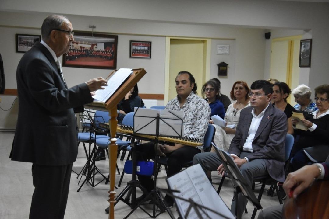 Başkan &Ouml;zcan, Nazilli Belediyesi TSM Korosu&rsquo;nu ziyaret etti