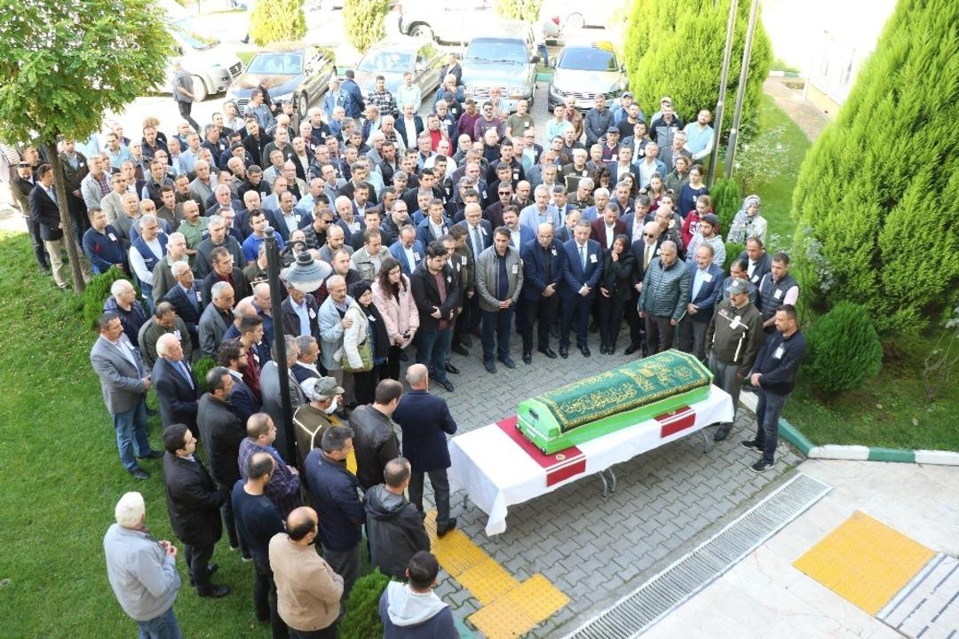 Kalp krizi sonucu hayatını kaybeden Uzunsoy son yolculuğuna uğurlandı