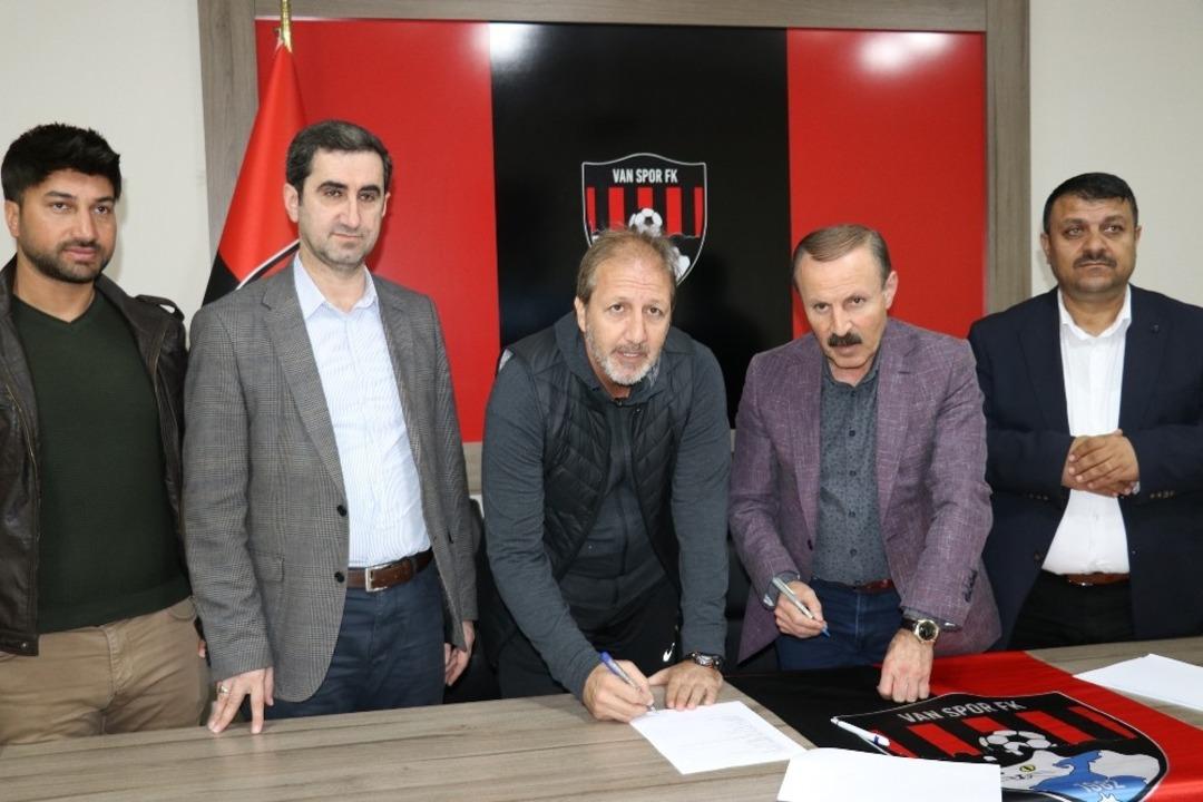 Van Spor FK&rsquo;da imza t&ouml;reni