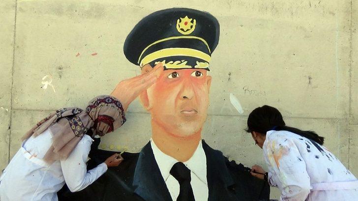 Öğrenciler 57 metre uzunluğundaki duvara polis resimleri işledi G4