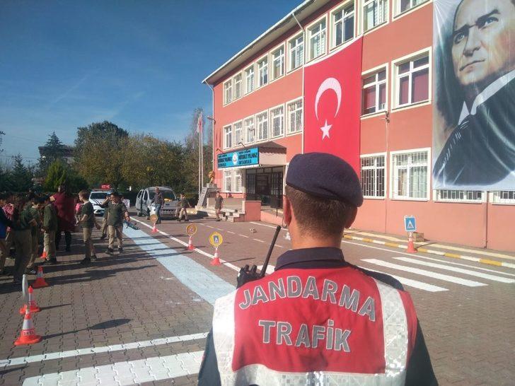 Samsun Jandarmadan “Yaya Trafik Eğitim Parkuru”  uygulaması G2