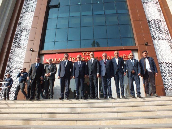 Vali Gündüzöz, Malazgirt’te incelemelerde bulundu G1