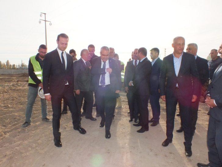 Vali Gündüzöz, Malazgirt’te incelemelerde bulundu G2