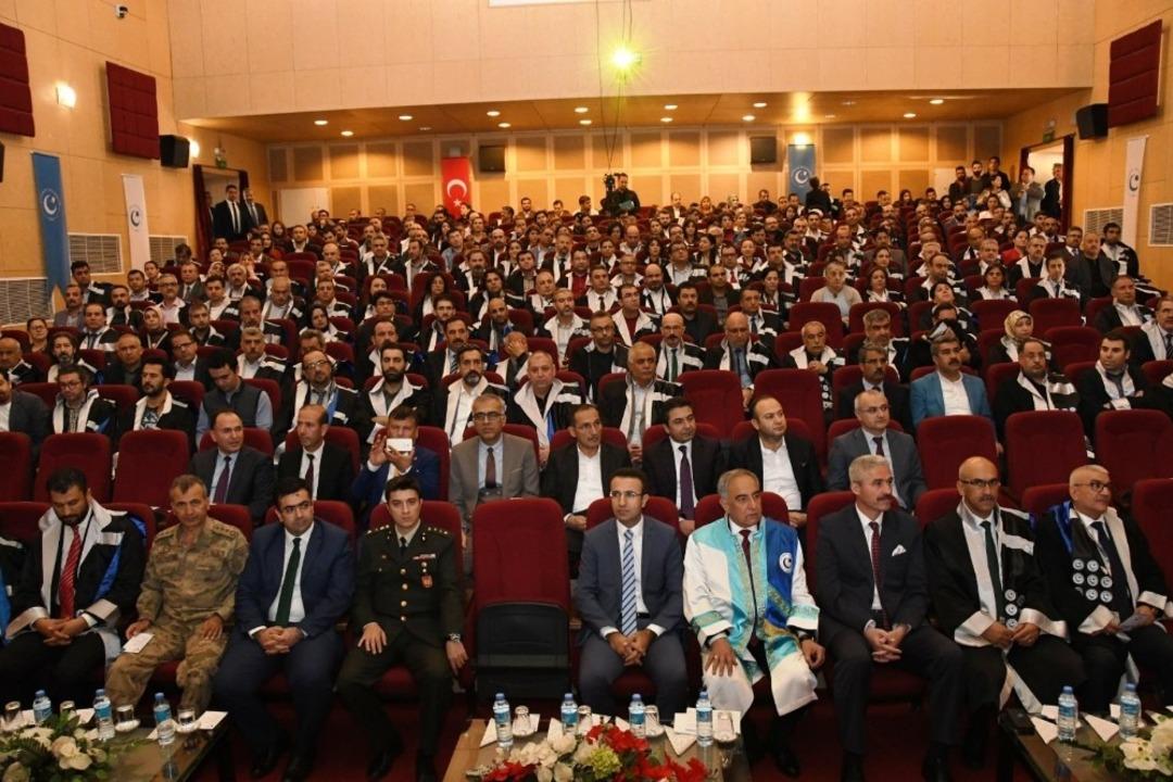 Adıyaman &Uuml;niversitesinde akademik yıl a&ccedil;ılış t&ouml;reni d&uuml;zenlendi